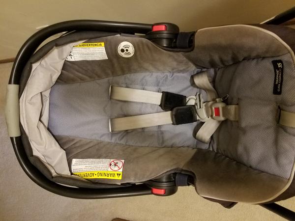 Graco Car Seat Snugride Click Connect35 (with base)
