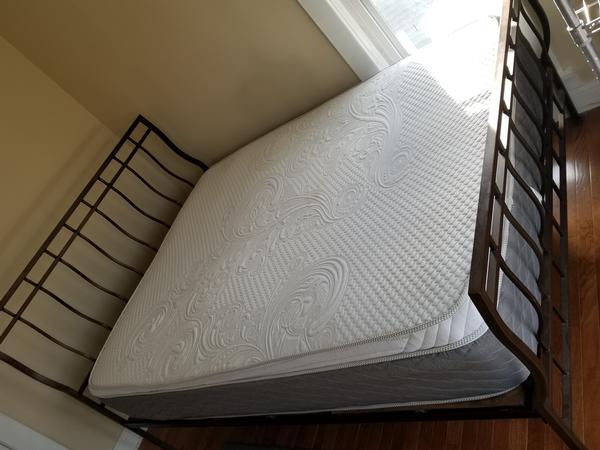 firm Queen bed pillowtop $500