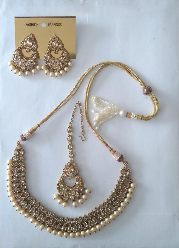 Gold plated complete set (Necklace/ Earrings/ Mang Tikka)