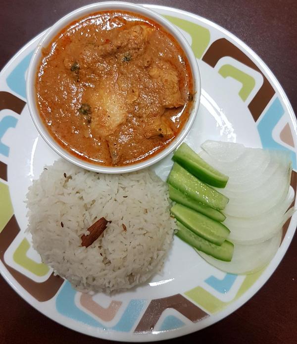 Chicken curry with jeera rice