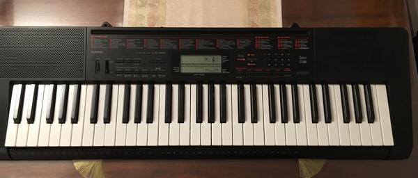 Casio Lighted Keyboard with stepup lesson LK160